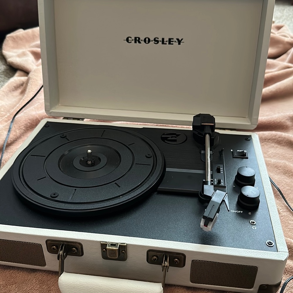 Crosley Cruiser Premier Vinyl Record Player w/ Speakers w/ Wireless Bluetooth